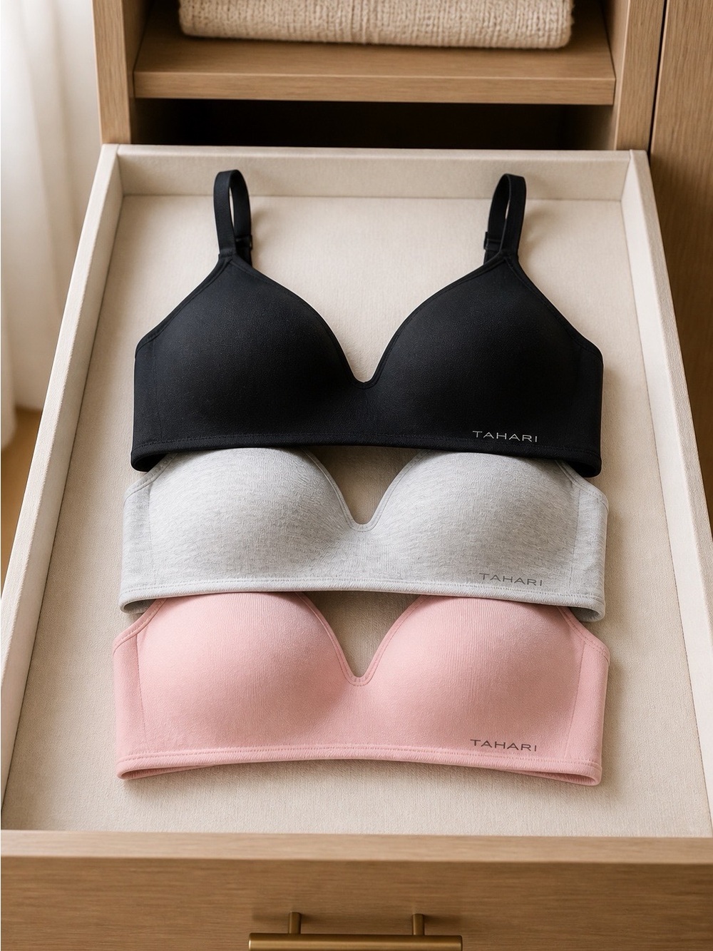 Tahari NWOT Women’s 3-Pack Seamless Wireless T-Shirt Bra - Black, Gray, Pink 34A